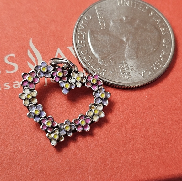 James AveryEnamel Floral Heart Wreath Charm - Picture 4 of 4